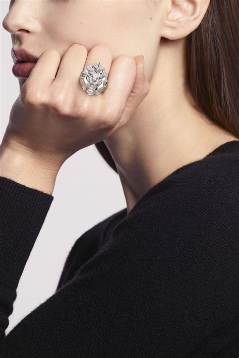 chanel sous le signe du lion ring|Chanel lion.